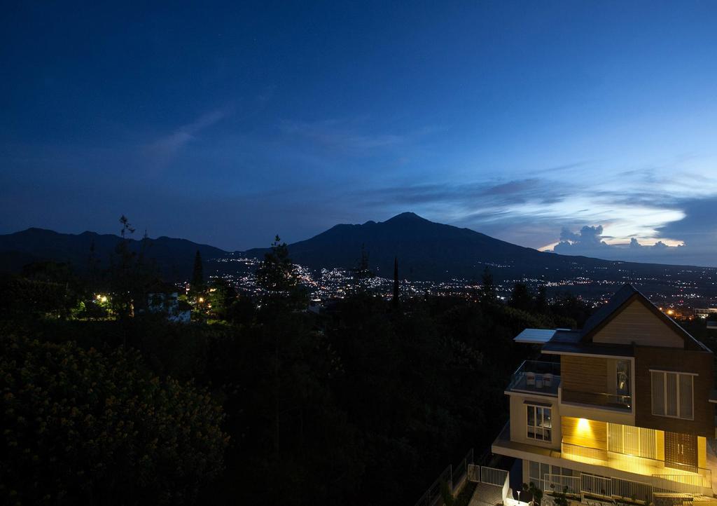 Azcarya Villa Batu  Zewnętrze zdjęcie